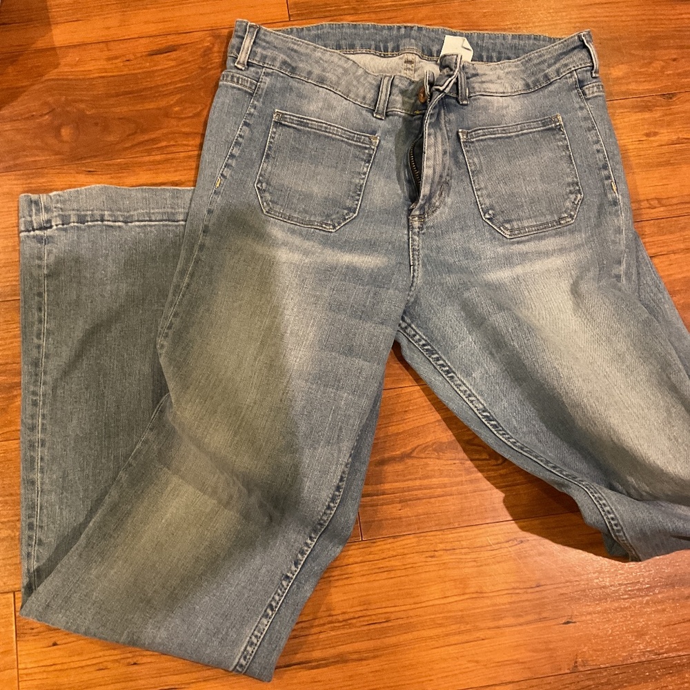 Size 32.  Fits 12 long bootcut / flare.